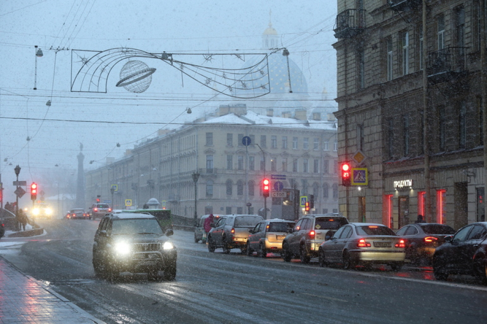 В Петербурге ищут пропавшего на прогулке пятилетнего мальчика с красным самокатом